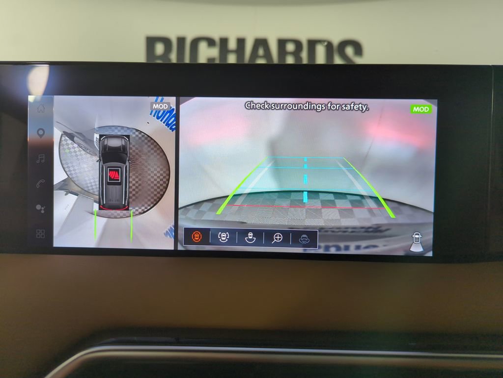 Used 2025 Nissan Armada SL w/ Captain's Chari Seat Package image 15