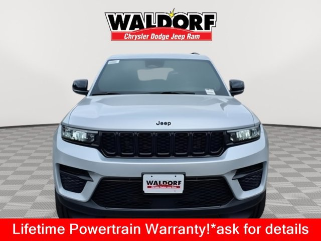 New 2025 Jeep Grand Cherokee 4WD image 8
