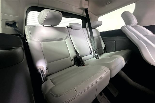 Used 2025 Ford Expedition Platinum w/ Driver's Package AWD/4WD image 28