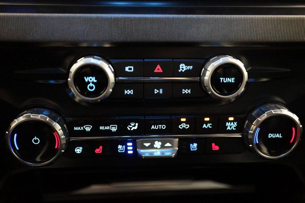 Used 2026 Ford F450 Platinum w/ FX4 Off-Road Package image 24