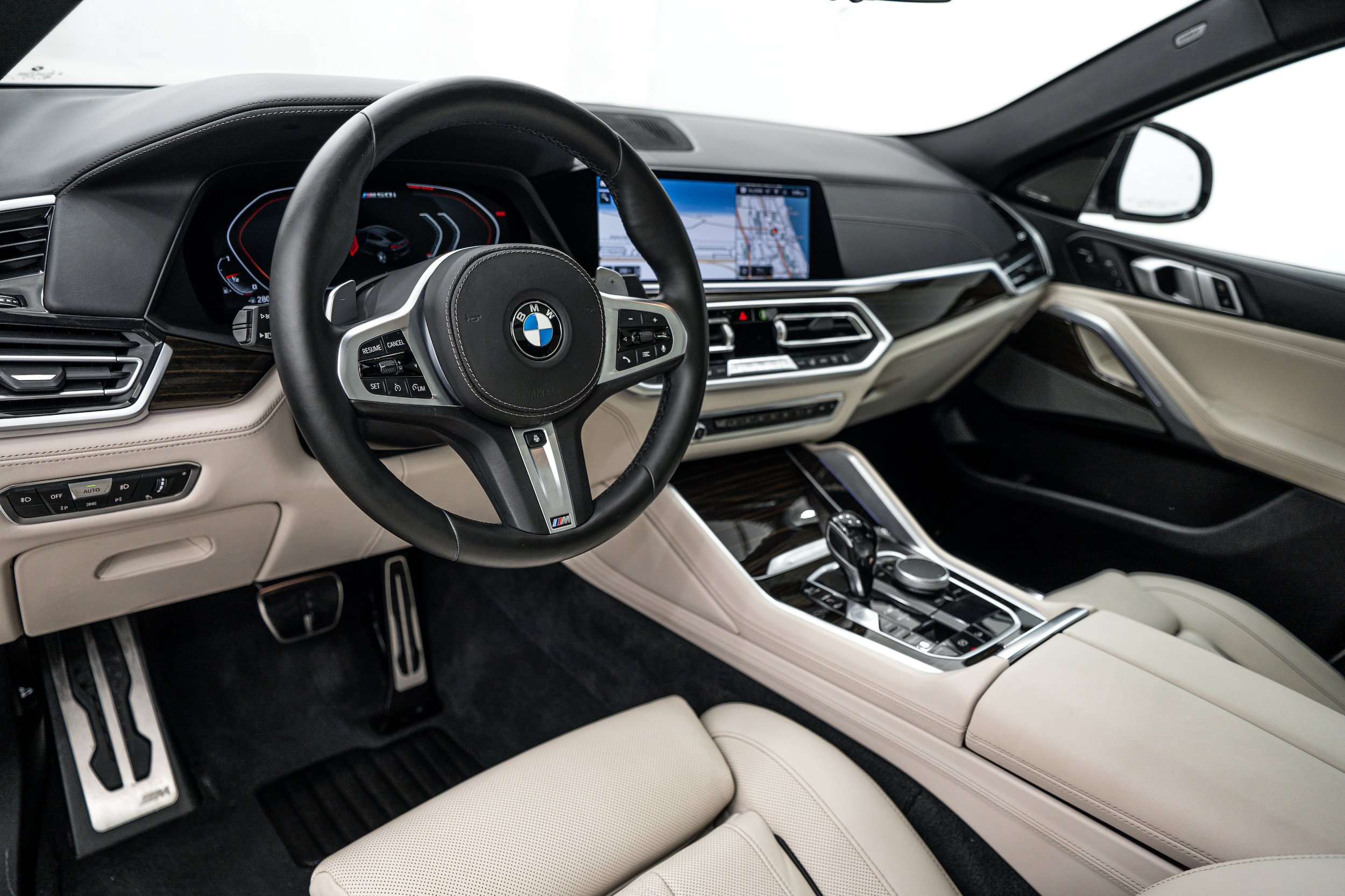 Used 2020 BMW X6 M50i w/ Luxury Seating Package AWD/4WD image 8