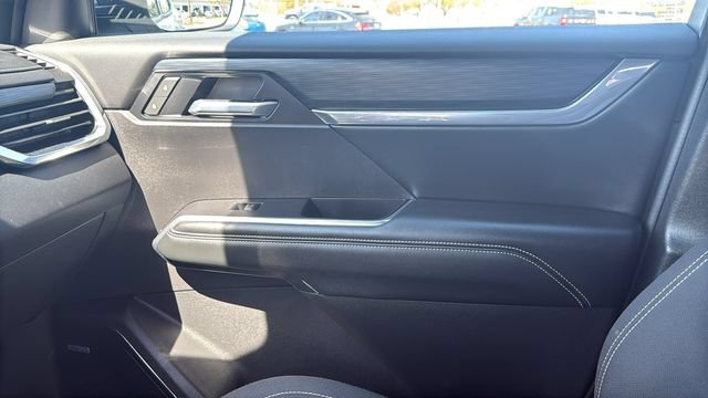 Used 2025 GMC Acadia Elevation FWD image 24