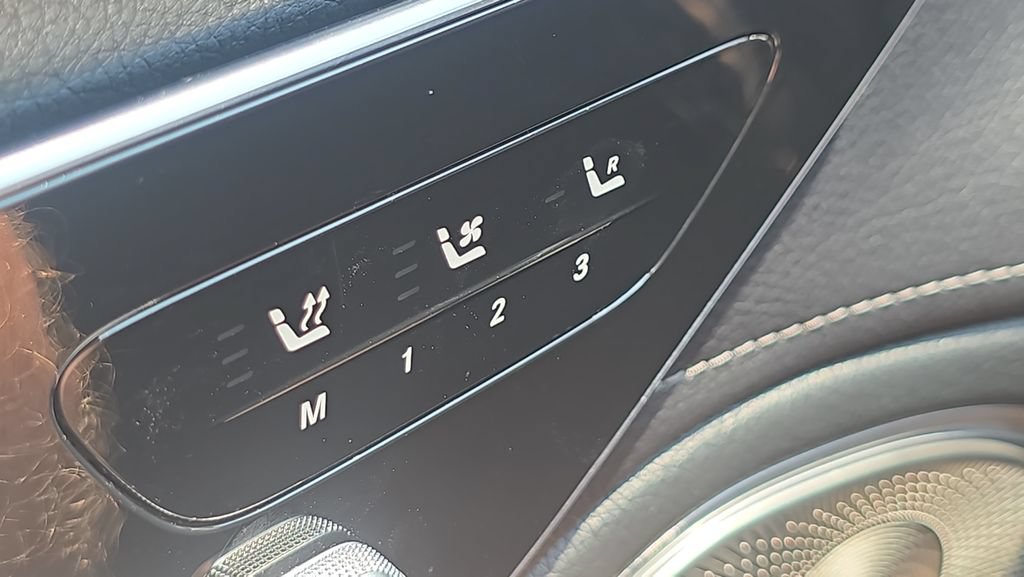 Used 2022 Mercedes-Benz EQS 450+ Sedan image 27