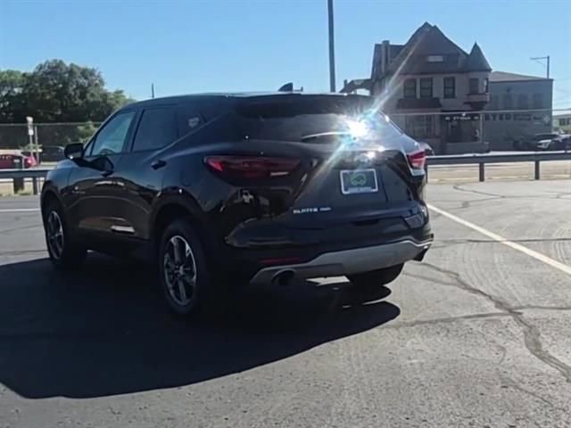 Certified 2025 Chevrolet Blazer LT AWD/4WD image 6