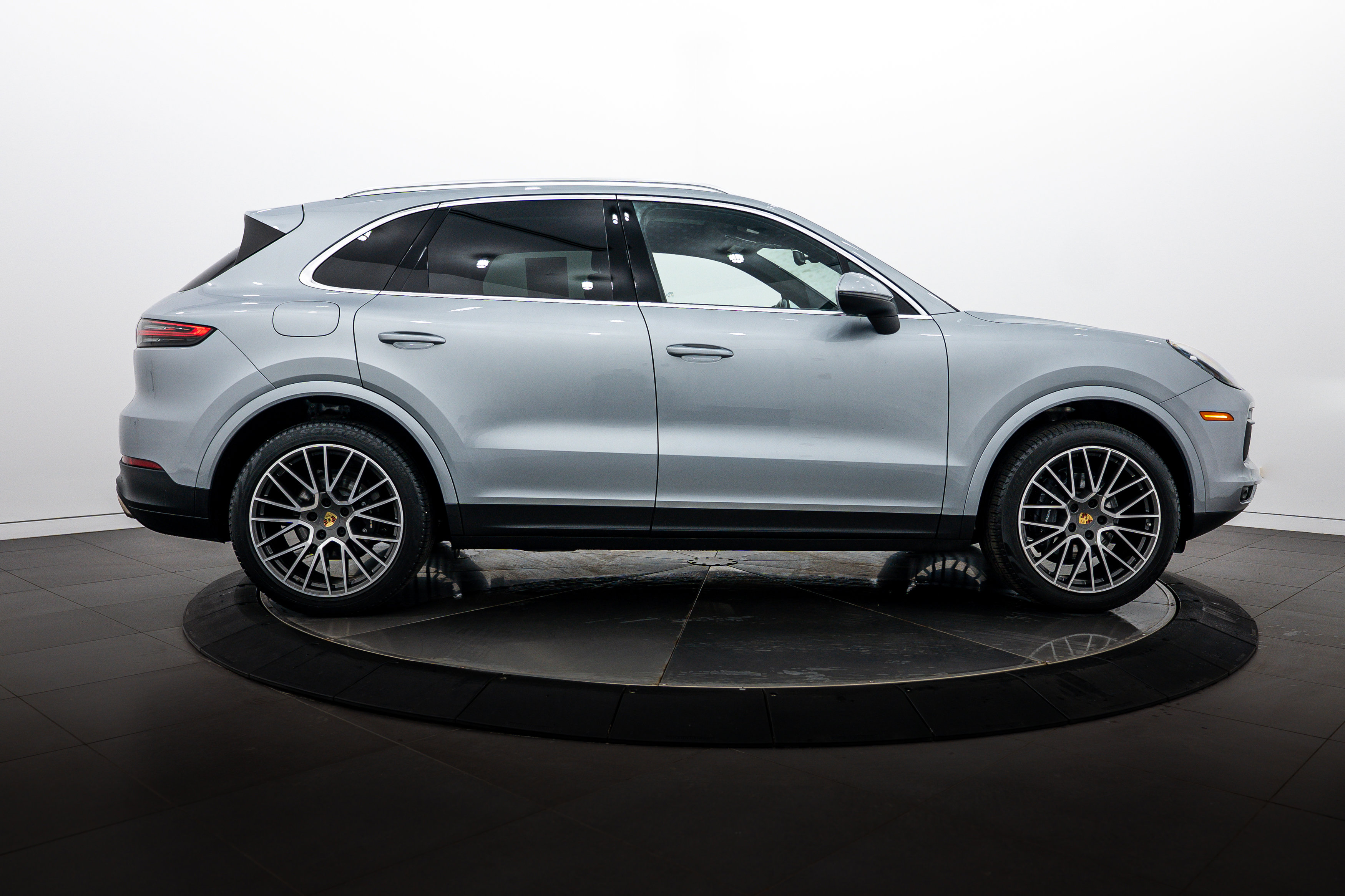 Certified 2020 Porsche Cayenne AWD/4WD image 8