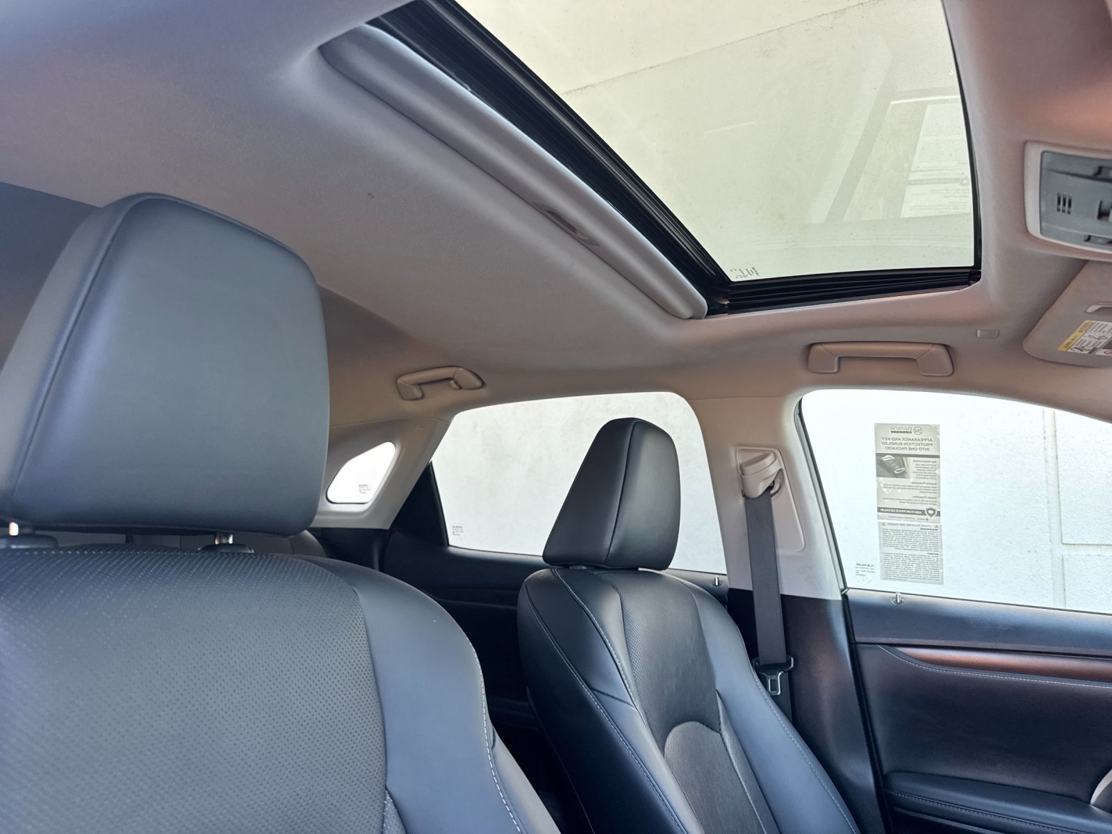 Used 2022 Lexus RX 450h AWD w/ Premium Package image 16