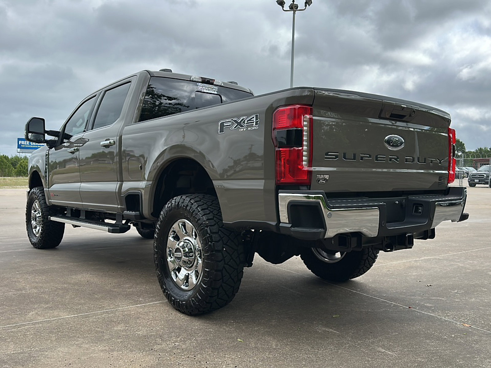 Used 2026 Ford F250 Lariat w/ Lariat Premium Package image 8