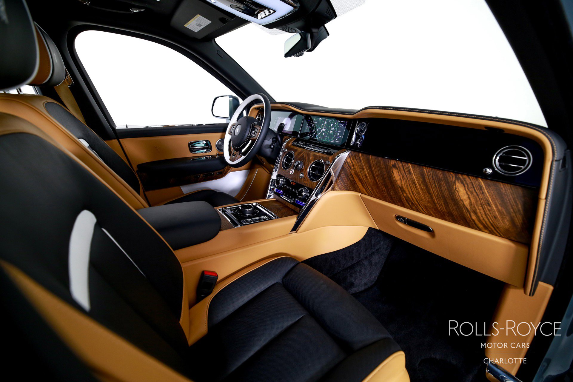 Certified 2025 Rolls-Royce Cullinan image 38