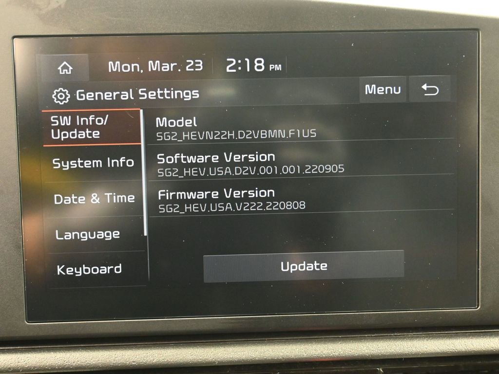 Used 2023 Kia Niro LX image 24