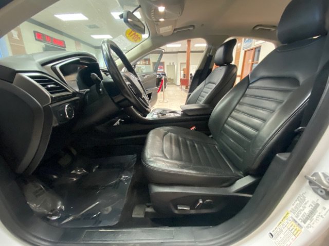 Used 2017 Ford Fusion Energi SE FWD image 16