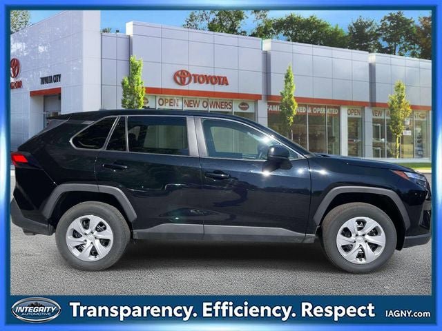 Used 2025 Toyota RAV4 LE AWD/4WD image 5