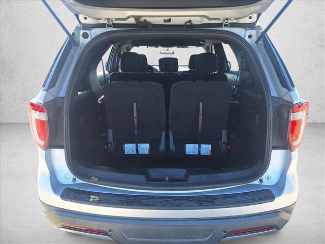 Used 2019 Ford Explorer XLT image 18