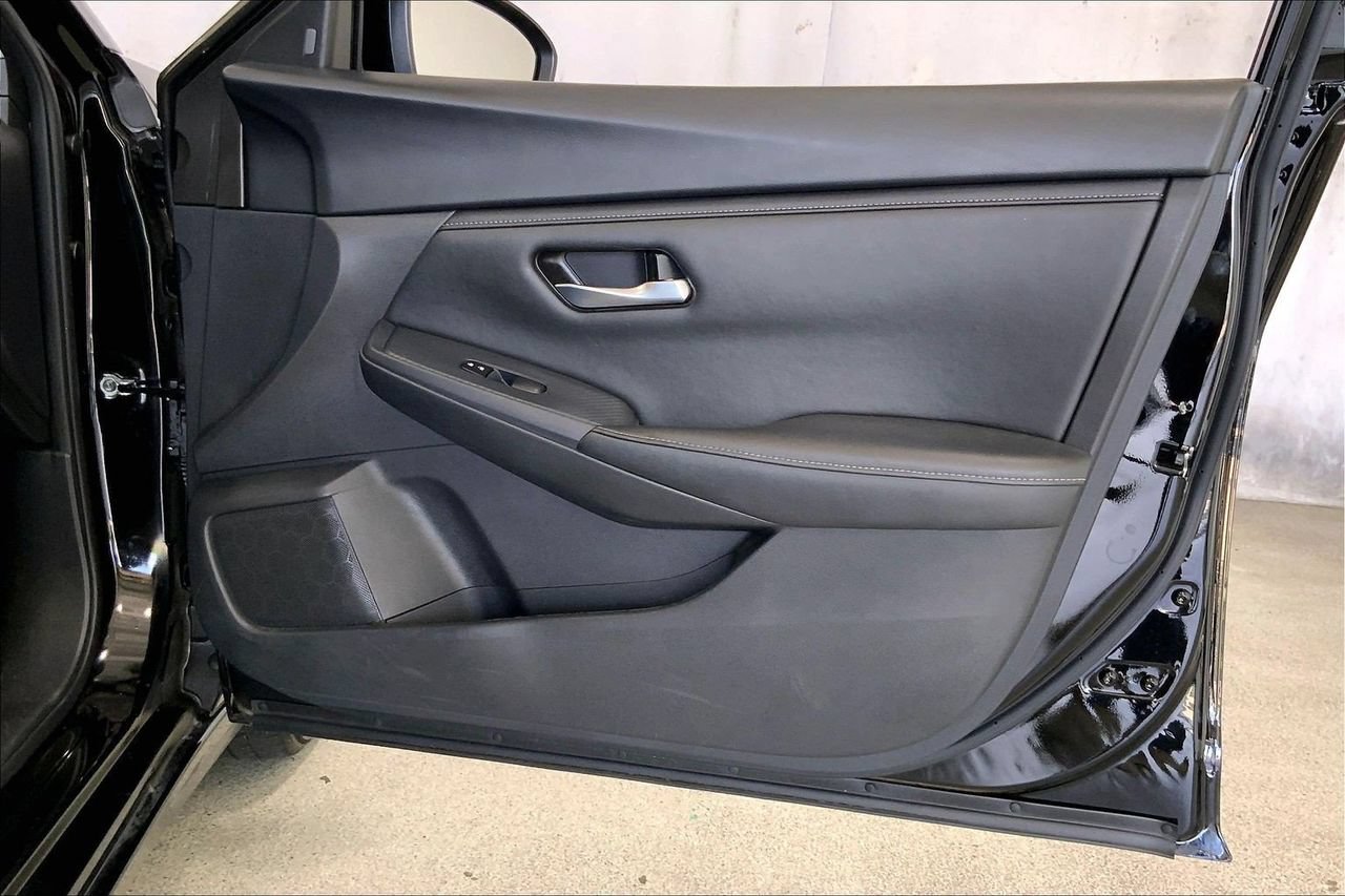 Used 2023 Nissan Sentra SV FWD image 26