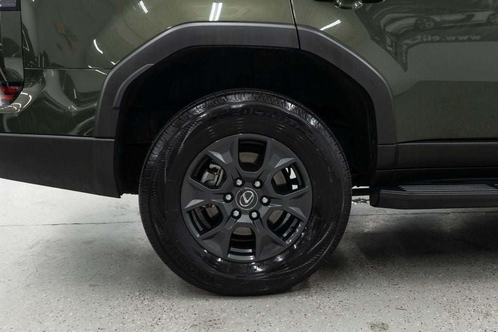 Used 2024 Lexus GX 550 AWD/4WD image 40