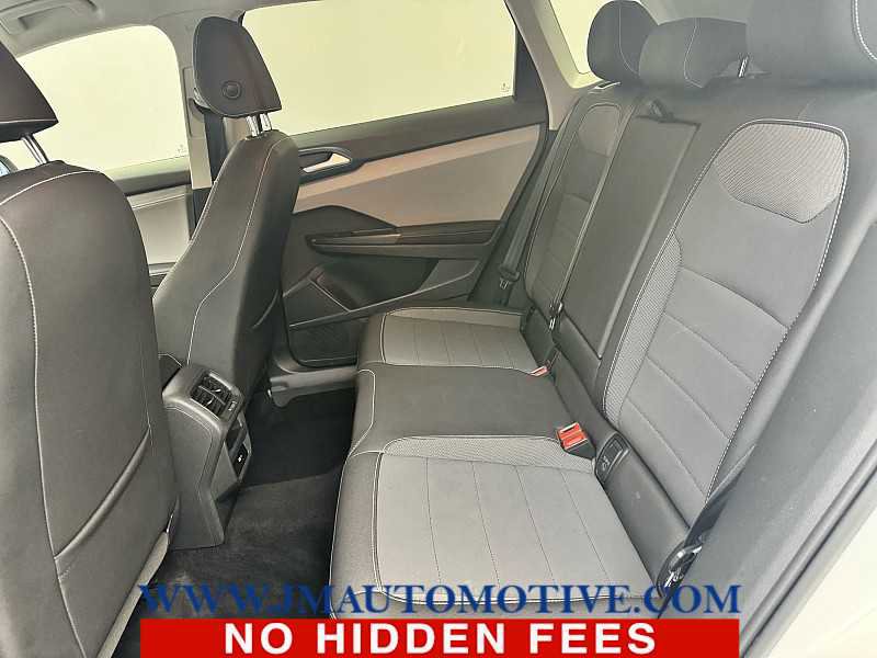 Used 2024 Volkswagen Taos SE FWD image 18