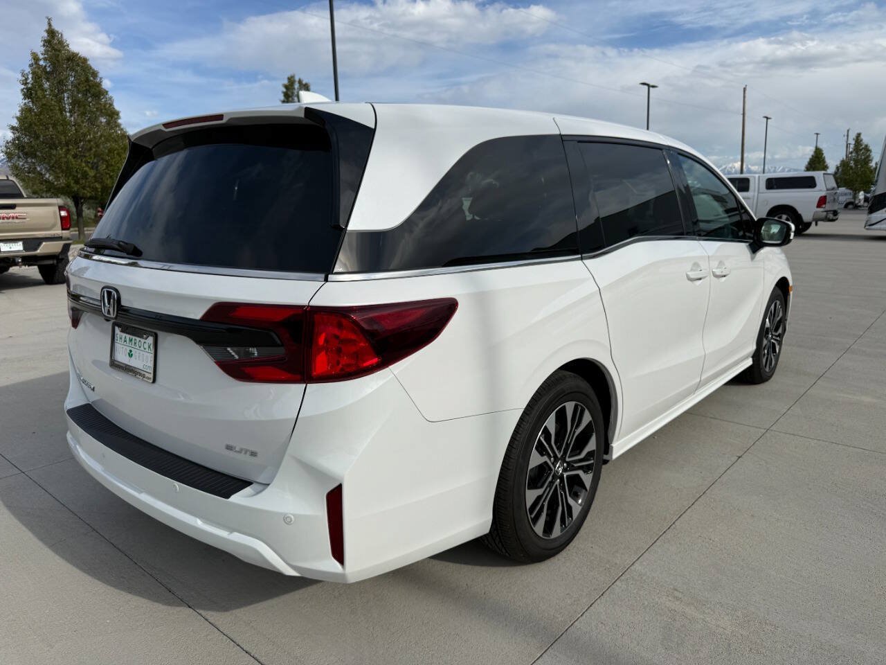 Used 2026 Honda Odyssey Elite image 3