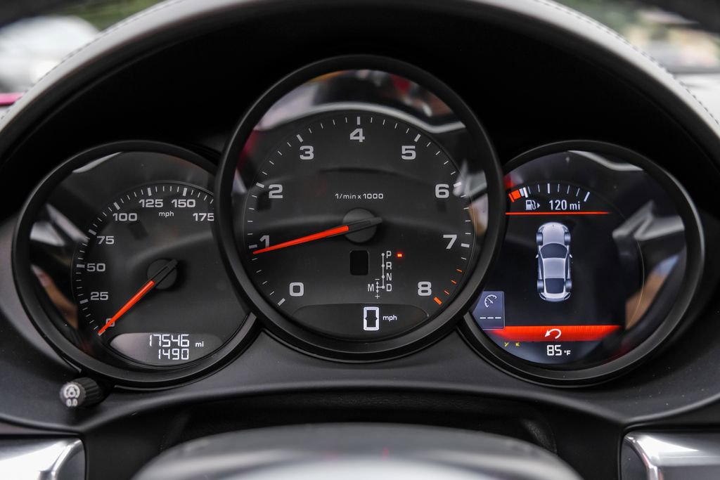 Used 2022 Porsche 718 Cayman RWD image 20