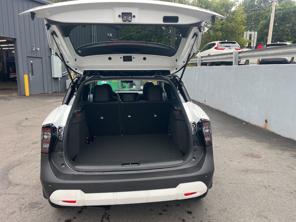 New 2026 Nissan Kicks SV image 8