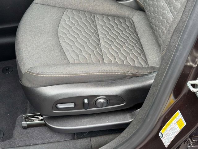 Used 2020 Chevrolet Equinox LT FWD image 22