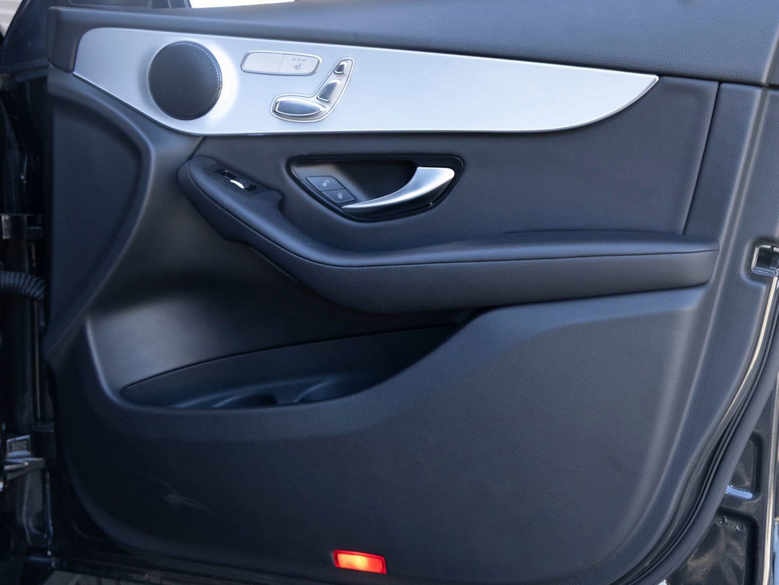 Used 2021 Mercedes-Benz GLC 300 image 24