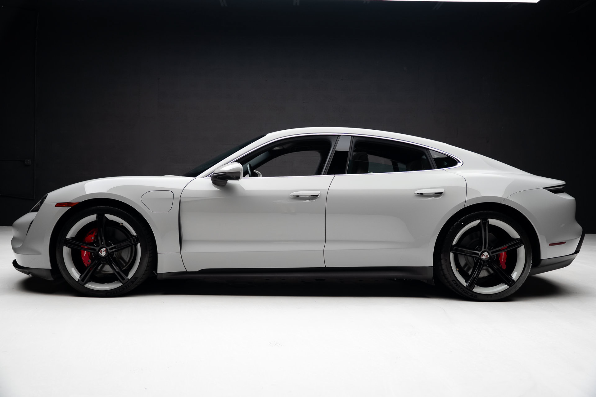 Used 2022 Porsche Taycan 4S AWD/4WD image 17