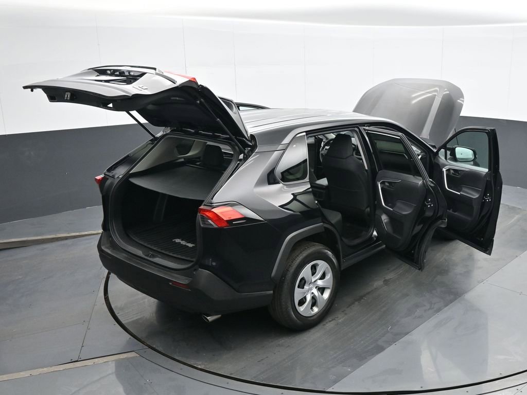 Used 2022 Toyota RAV4 LE image 39