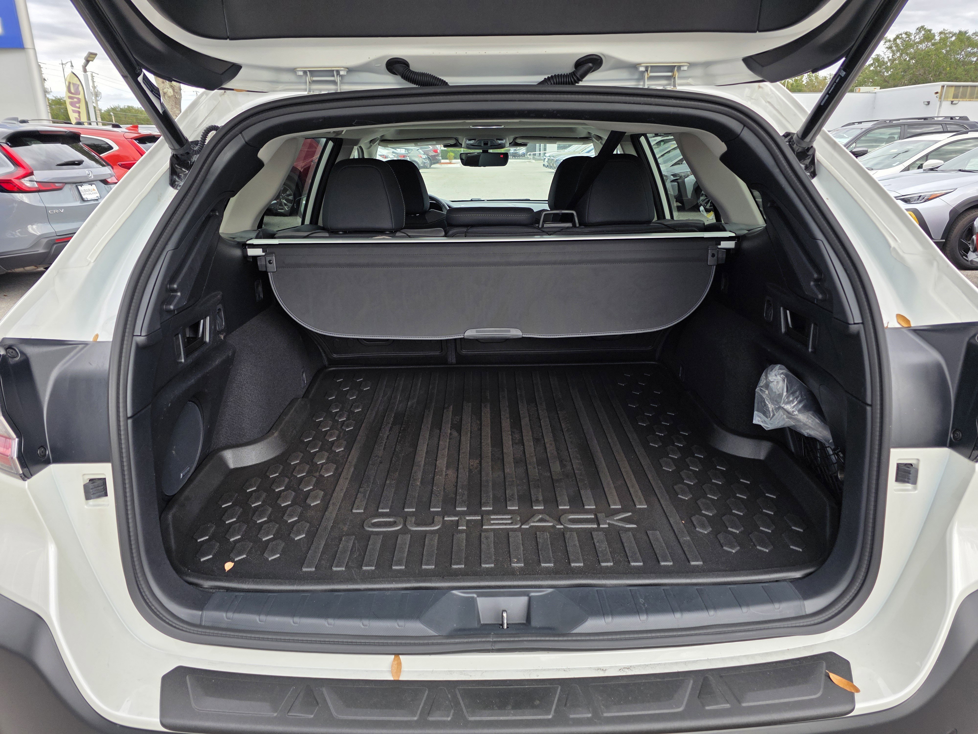 Certified 2025 Subaru Outback Onyx Edition XT w/ Popular Package #2 image 9