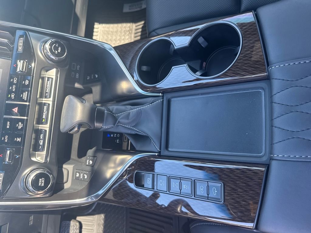 Used 2023 Lexus LX 600 4WD w/ Accessory Package (Z1) image 28