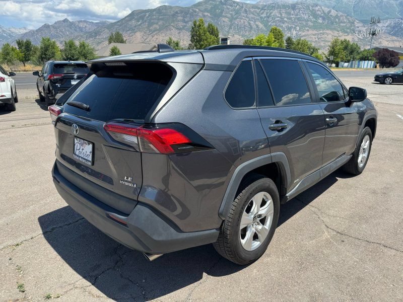Used 2021 Toyota RAV4 LE AWD/4WD image 5