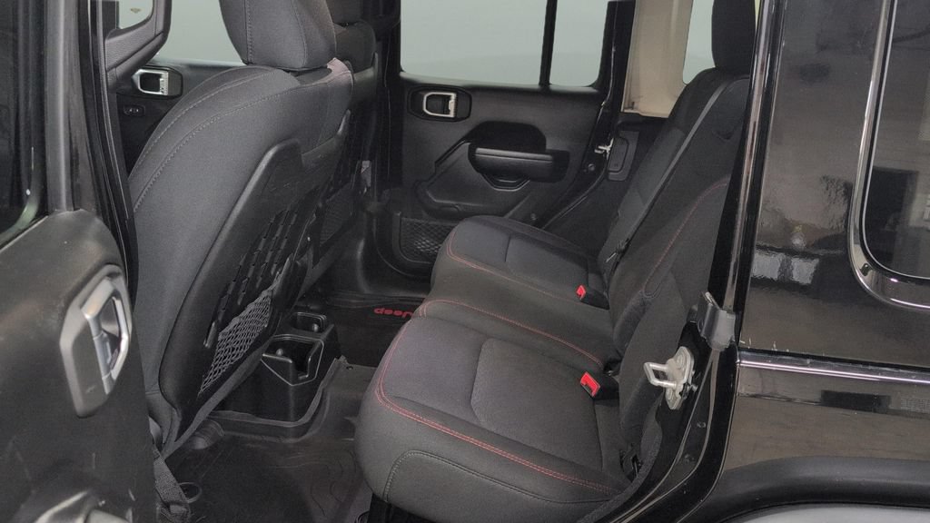 Used 2023 Jeep Wrangler Unlimited Rubicon w/ Dual Top Group AWD/4WD image 18