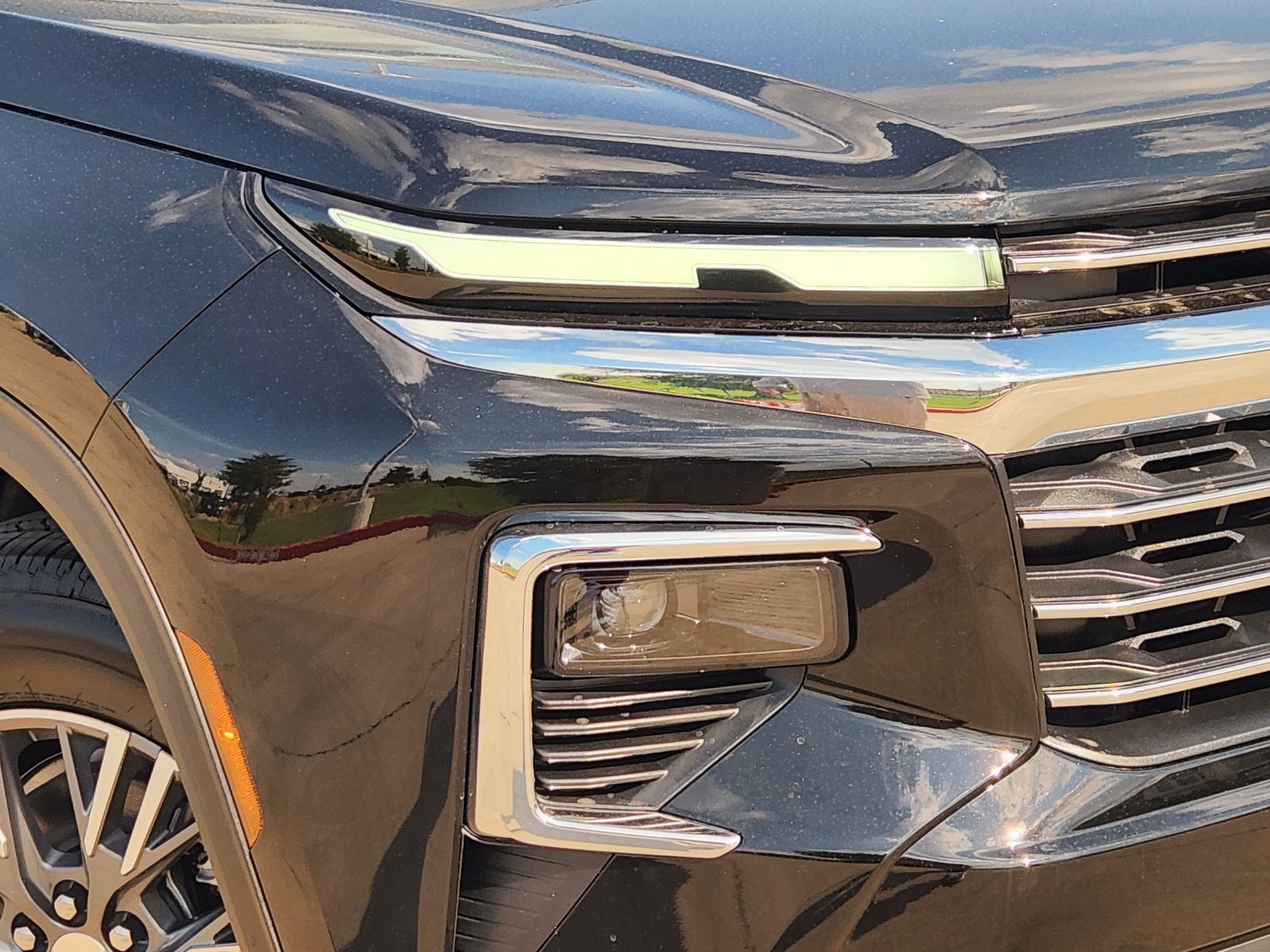 New 2027 Chevrolet Traverse LT FWD image 9