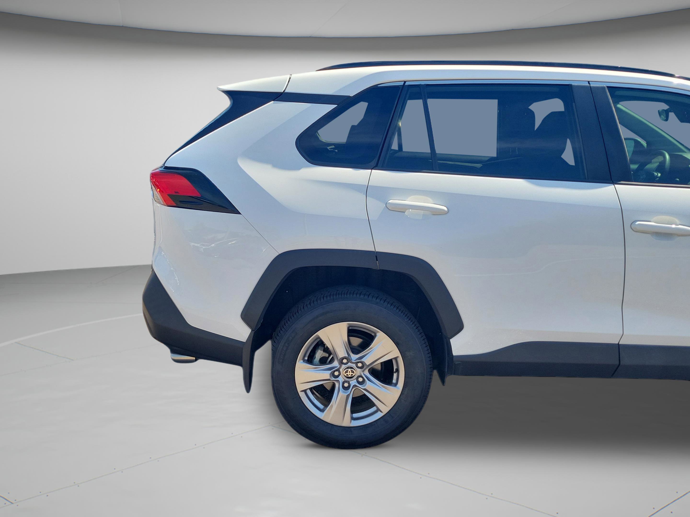 Used 2022 Toyota RAV4 XLE image 34