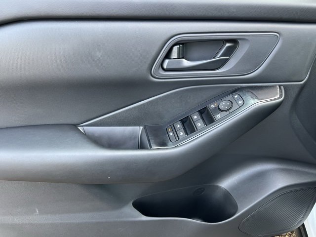 Certified 2025 Nissan Rogue S image 29