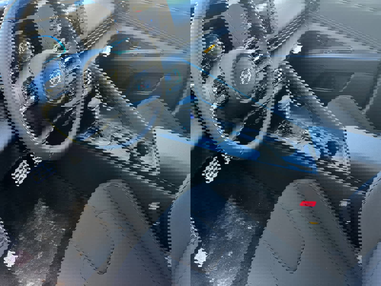 New 2025 Hyundai Elantra Sport image 12