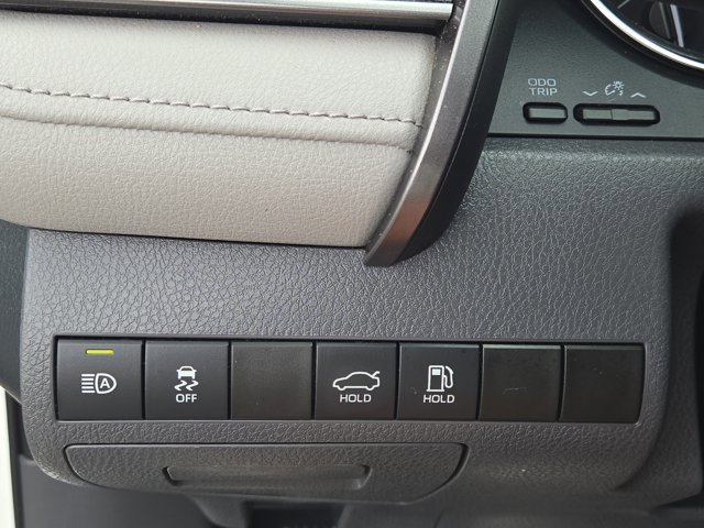 Used 2020 Toyota Camry LE w/ Sunroof Package FWD image 23