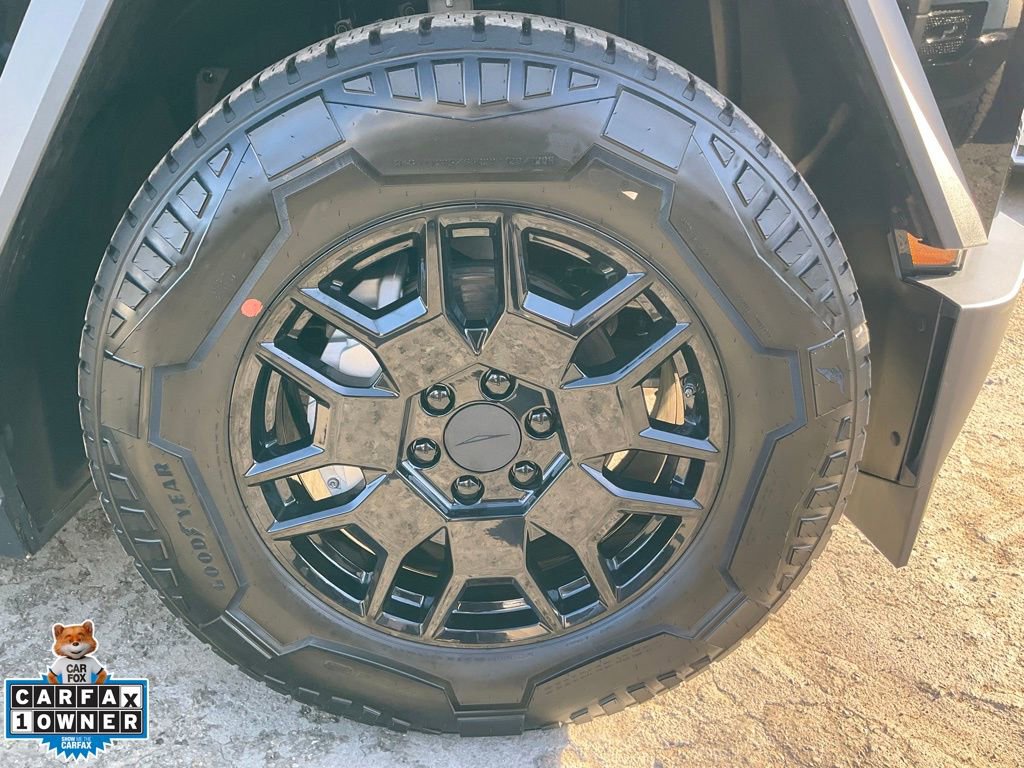 Used 2024 Tesla Cybertruck AWD Crew Cab image 79
