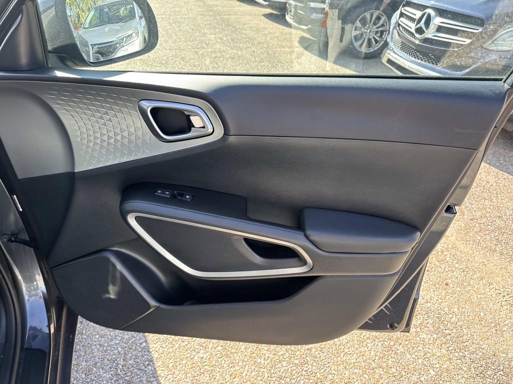 Used 2023 Kia Soul S image 15