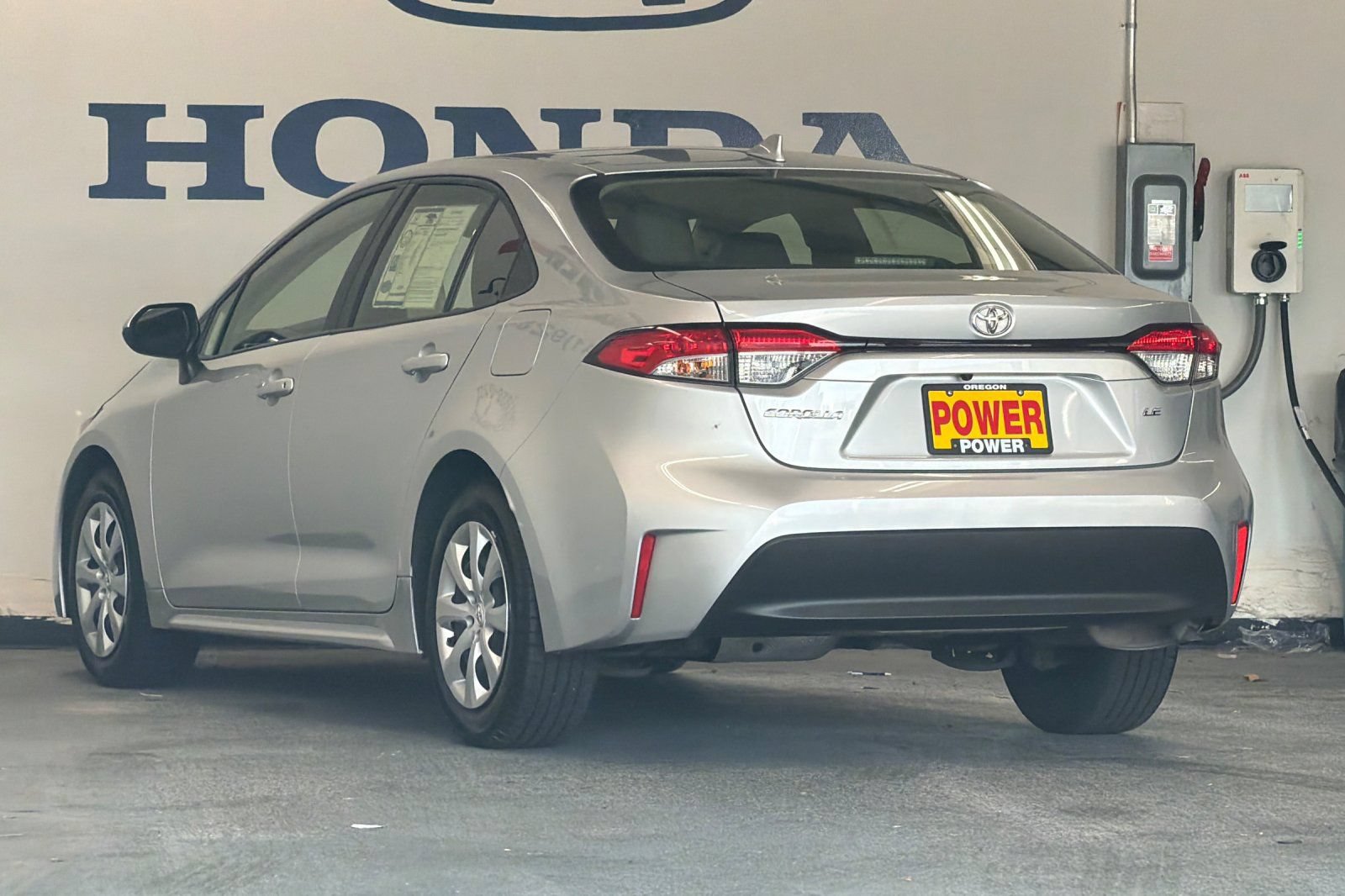 Used 2024 Toyota Corolla LE FWD image 5