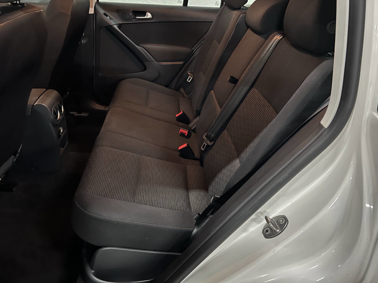 Used 2014 Volkswagen Tiguan S FWD image 21