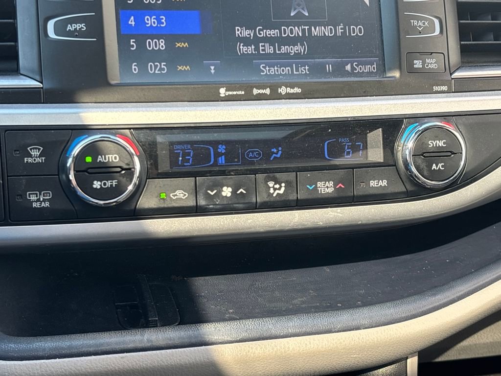 Used 2019 Toyota Highlander XLE image 14