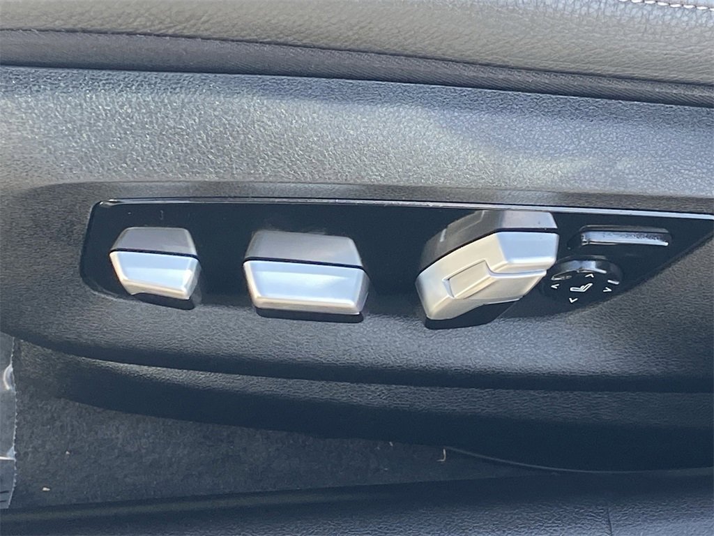 Used 2020 BMW 530i xDrive w/ Premium Package image 22