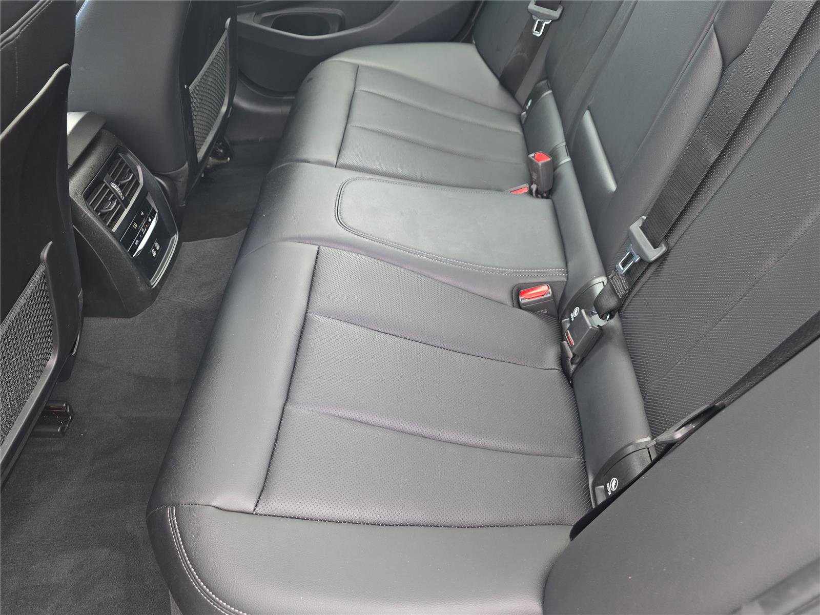 Used 2023 BMW 330e RWD image 13
