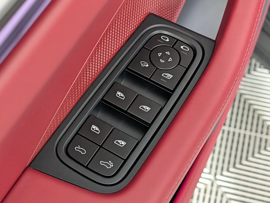 New 2026 Porsche Macan Electric image 28