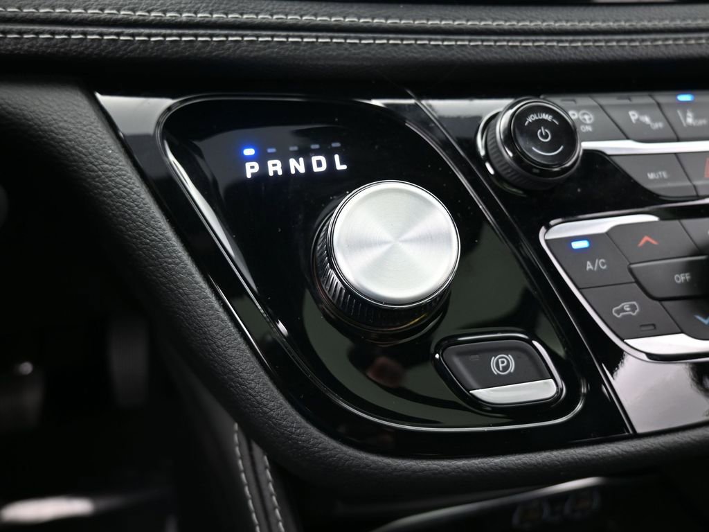 Used 2024 Chrysler Pacifica Limited w/ S Appearance Package image 33