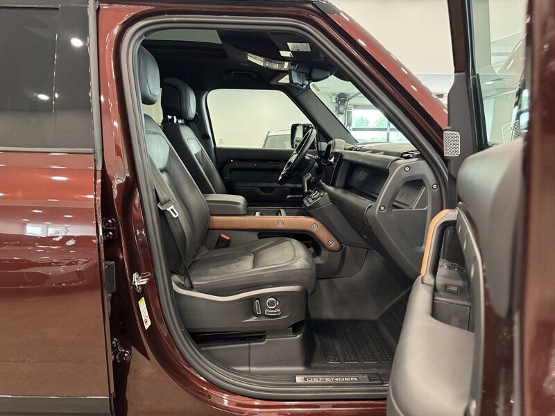 Used 2023 Land Rover Defender 130 X image 9