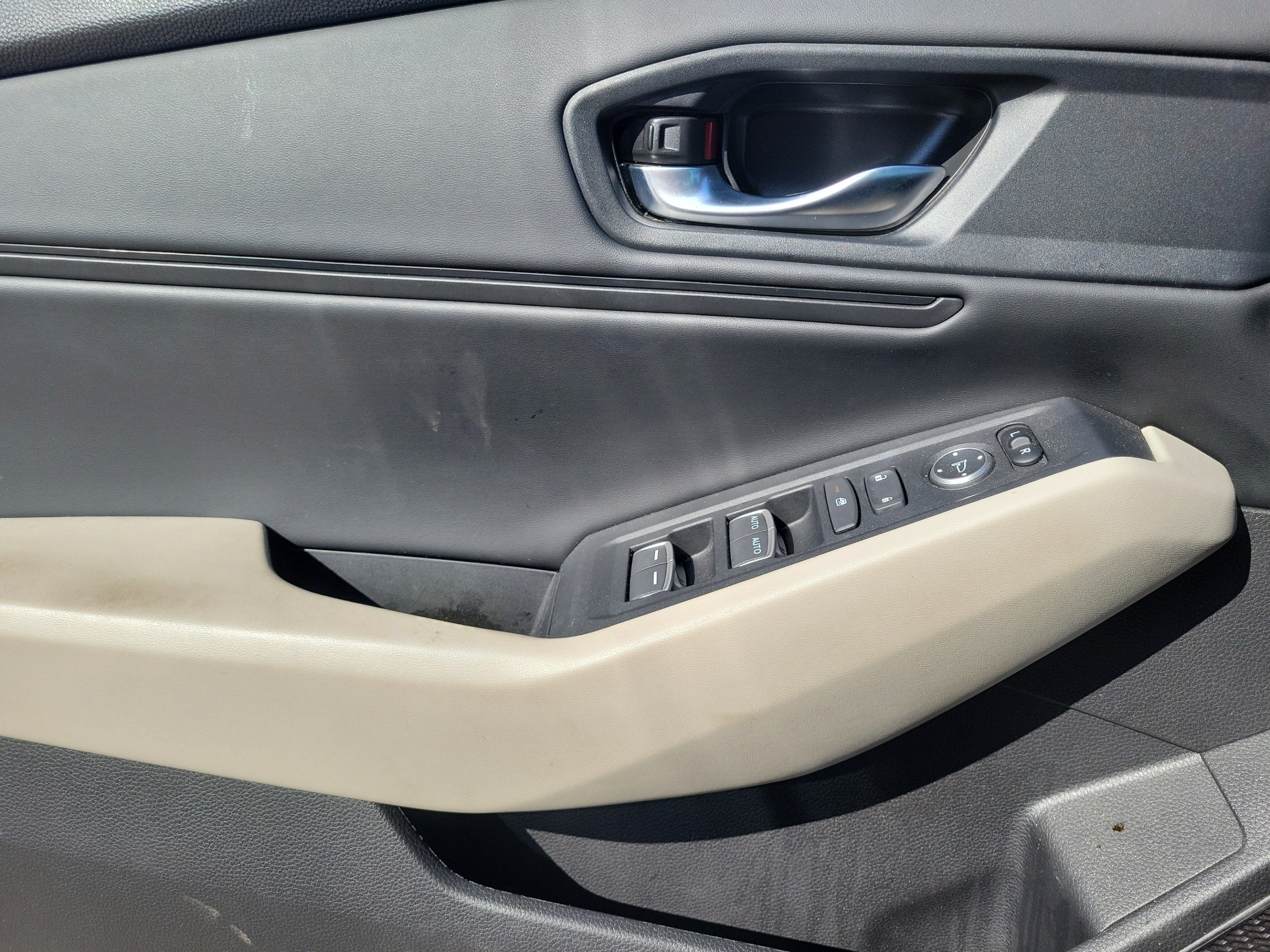 Used 2023 Honda Accord EX image 11