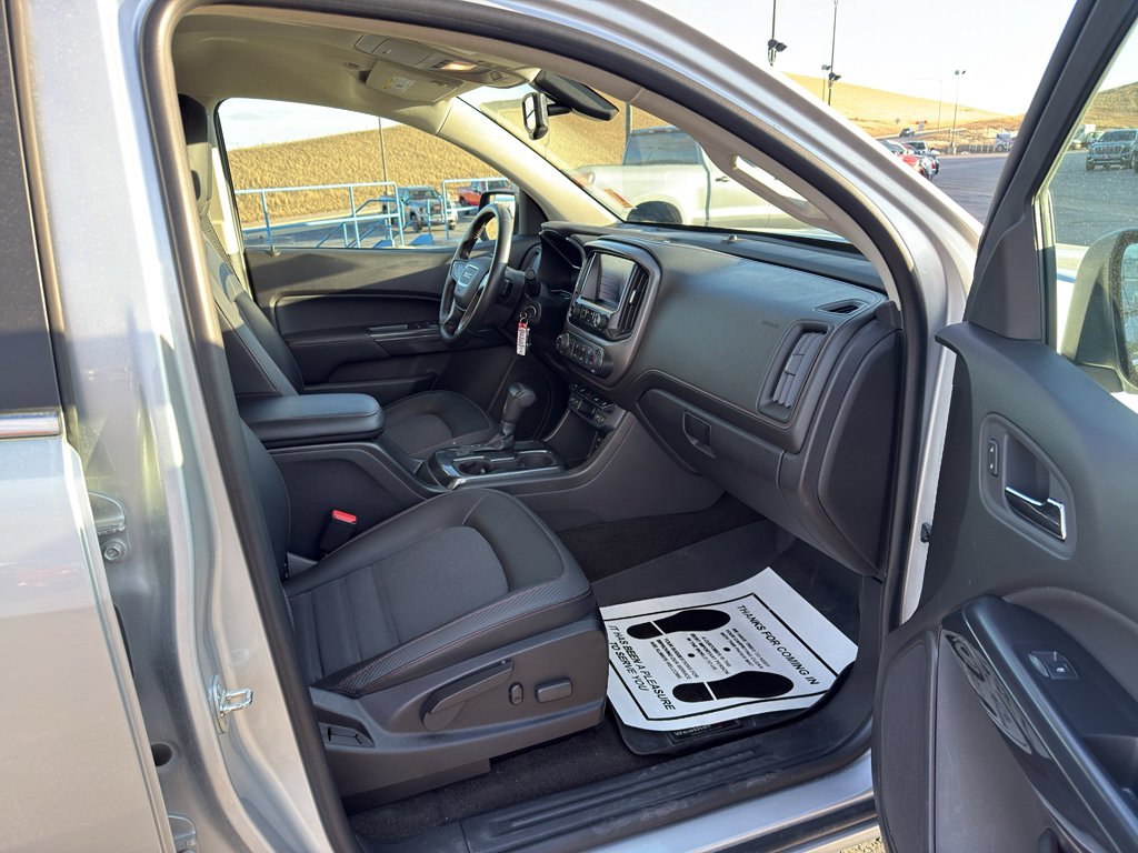 Used 2015 GMC Canyon SLE image 10