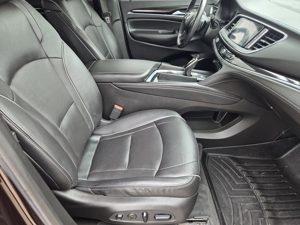 Used 2021 Buick Enclave Avenir w/ Avenir Technology Package FWD image 12