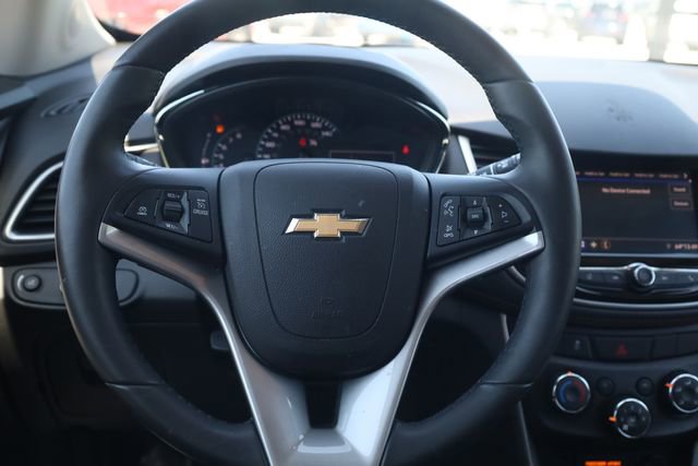 Used 2021 Chevrolet Trax LT w/ LT Convenience Package AWD/4WD image 11