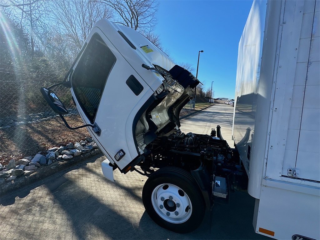 Used 2018 Isuzu NPR image 37